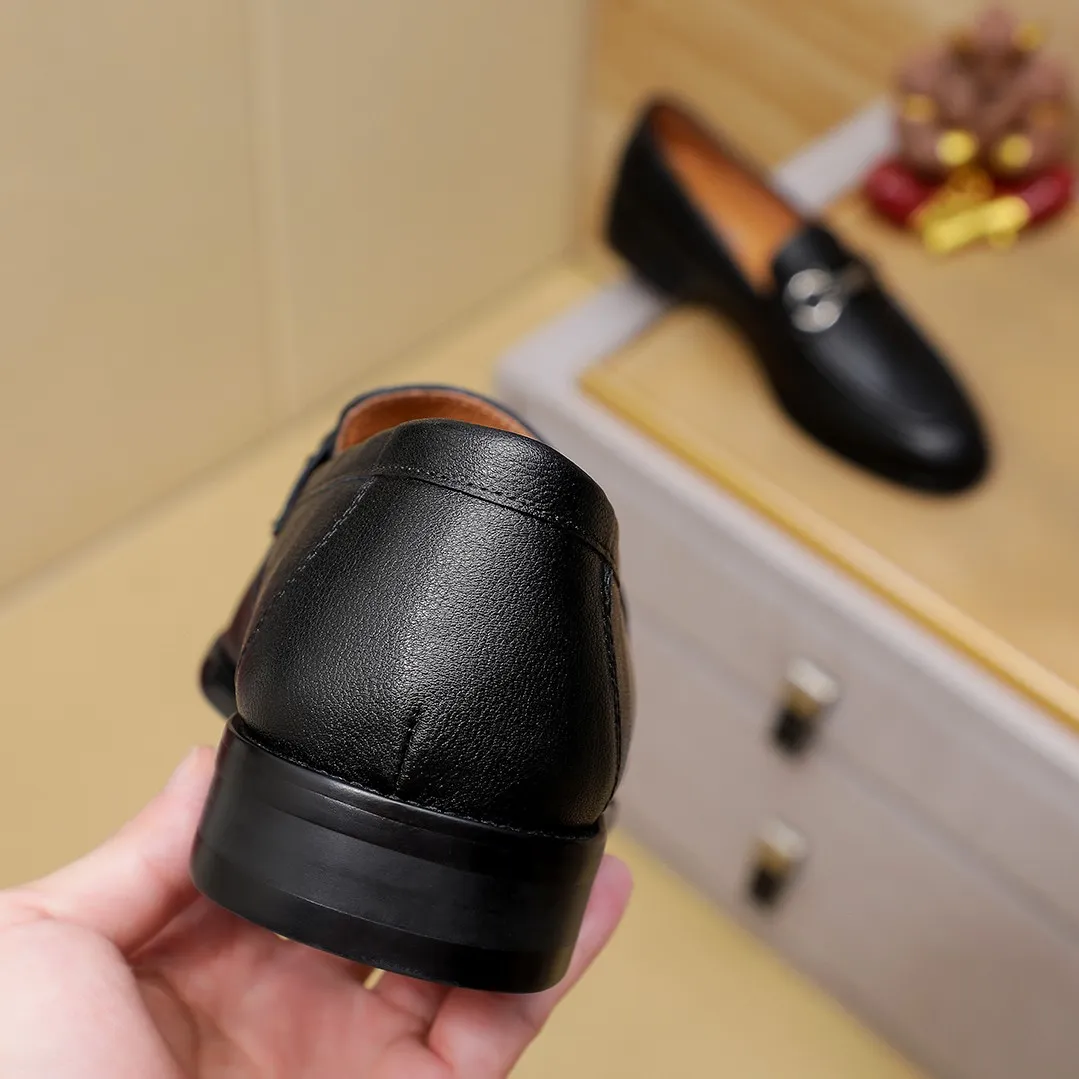 Men's shoes 💰480 🔥Ferragamo's new men's casual slip-on shoes🇨🇳Official website original 1:1 mold, original quality💯Fine workmanship, high-end luxury☘The upper is made of imported Italian first-layer cowhide🌴Luxurious water dyeing🐂Leather lining🍓Rubber wear-resistant and non-slip outsole, breathable and comfortable to wear🍍The first choice for high-quality men, optional! Code number 38-44 (45.46. Customized)